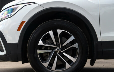 Volkswagen Tiguan II, 2022 год, 2 690 000 рублей, 19 фотография