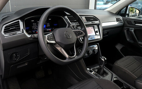 Volkswagen Tiguan II, 2022 год, 2 690 000 рублей, 13 фотография