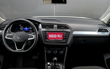 Volkswagen Tiguan II, 2022 год, 2 690 000 рублей, 10 фотография