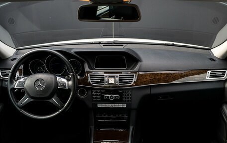 Mercedes-Benz E-Класс, 2015 год, 2 350 000 рублей, 11 фотография