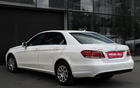 Mercedes-Benz E-Класс, 2015 год, 2 350 000 рублей, 7 фотография