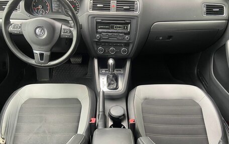 Volkswagen Jetta VI, 2013 год, 995 000 рублей, 15 фотография