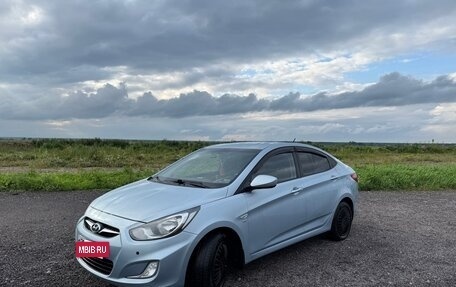 Hyundai Solaris II рестайлинг, 2012 год, 740 000 рублей, 2 фотография
