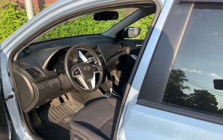 Hyundai Solaris II рестайлинг, 2012 год, 740 000 рублей, 17 фотография