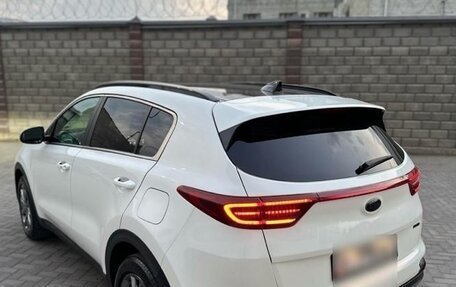 KIA Sportage IV рестайлинг, 2021 год, 2 100 000 рублей, 4 фотография