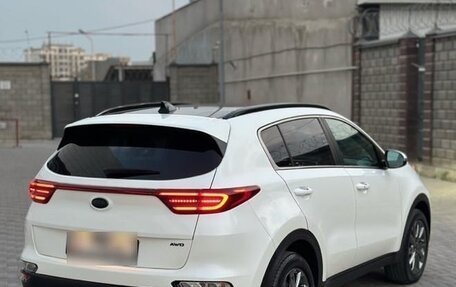 KIA Sportage IV рестайлинг, 2021 год, 2 100 000 рублей, 3 фотография