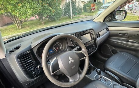 Mitsubishi Outlander III рестайлинг 3, 2014 год, 1 450 000 рублей, 4 фотография