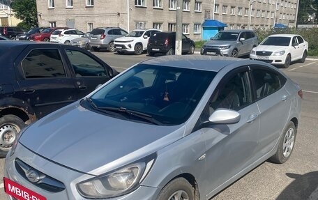 Hyundai Solaris II рестайлинг, 2013 год, 740 000 рублей, 2 фотография