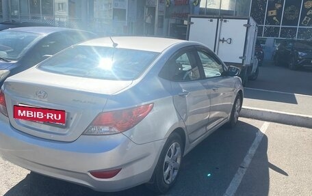 Hyundai Solaris II рестайлинг, 2013 год, 740 000 рублей, 5 фотография