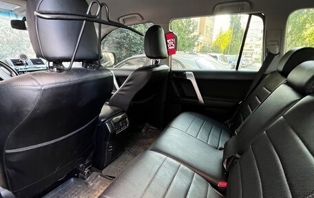 Toyota Land Cruiser Prado 150 рестайлинг 2, 2015 год, 4 000 000 рублей, 5 фотография