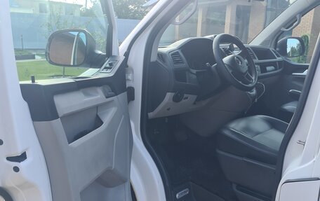 Volkswagen Caravelle T6 рестайлинг, 2018 год, 2 950 000 рублей, 5 фотография