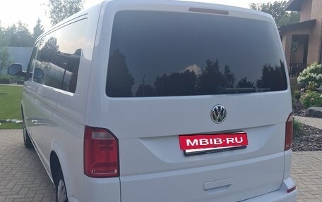 Volkswagen Caravelle T6 рестайлинг, 2018 год, 2 950 000 рублей, 2 фотография