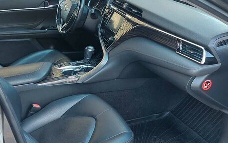 Toyota Camry, 2018 год, 2 750 000 рублей, 3 фотография