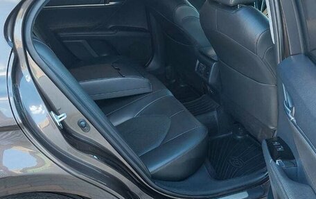 Toyota Camry, 2018 год, 2 750 000 рублей, 6 фотография