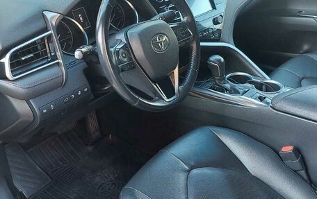 Toyota Camry, 2018 год, 2 750 000 рублей, 7 фотография