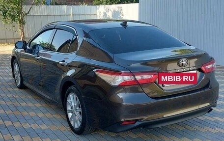 Toyota Camry, 2018 год, 2 750 000 рублей, 5 фотография