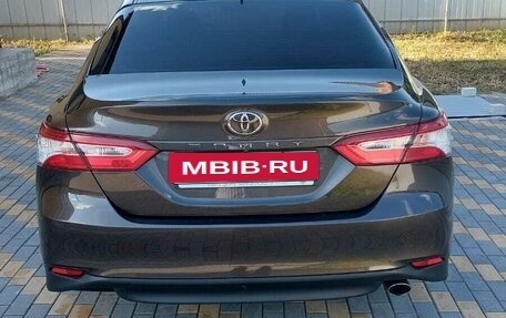 Toyota Camry, 2018 год, 2 750 000 рублей, 2 фотография