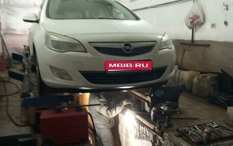 Opel Astra J, 2012 год, 800 000 рублей, 5 фотография