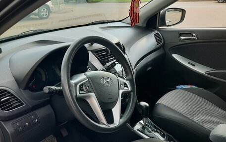 Hyundai Solaris II рестайлинг, 2011 год, 720 000 рублей, 4 фотография