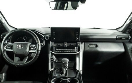 Toyota Land Cruiser, 2022 год, 8 499 000 рублей, 13 фотография