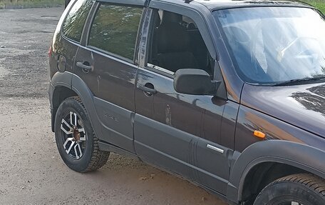 Chevrolet Niva I рестайлинг, 2010 год, 333 000 рублей, 3 фотография