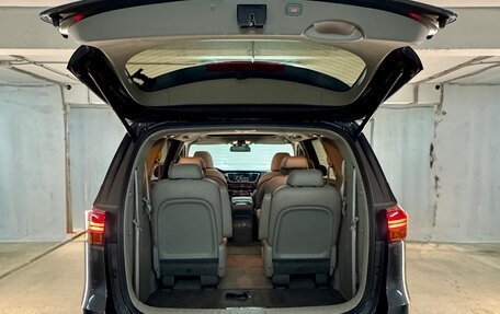 KIA Carnival III, 2018 год, 2 650 000 рублей, 9 фотография