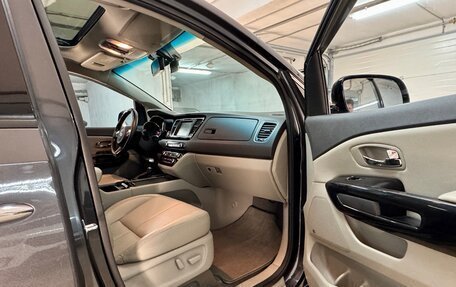 KIA Carnival III, 2018 год, 2 650 000 рублей, 5 фотография