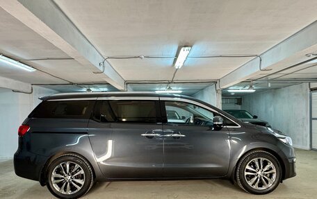 KIA Carnival III, 2018 год, 2 650 000 рублей, 4 фотография