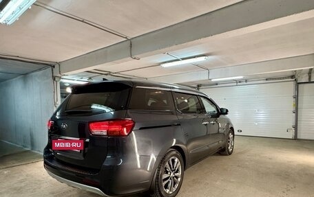 KIA Carnival III, 2018 год, 2 650 000 рублей, 7 фотография