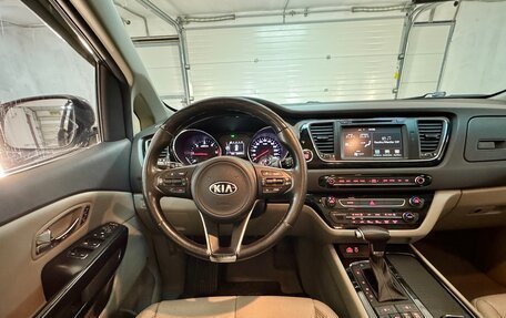 KIA Carnival III, 2018 год, 2 650 000 рублей, 20 фотография