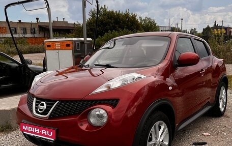 Nissan Juke II, 2013 год, 1 000 000 рублей, 2 фотография