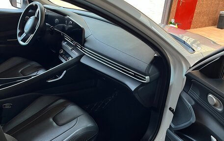 Hyundai Elantra, 2024 год, 2 270 000 рублей, 16 фотография
