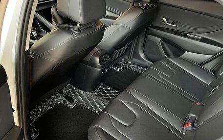 Hyundai Elantra, 2024 год, 2 270 000 рублей, 14 фотография
