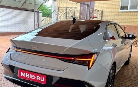Hyundai Elantra, 2024 год, 2 270 000 рублей, 24 фотография