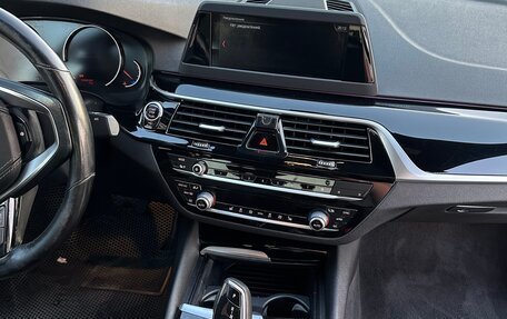 BMW 5 серия, 2019 год, 2 300 000 рублей, 13 фотография