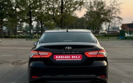 Toyota Camry, 2020 год, 2 950 000 рублей, 4 фотография