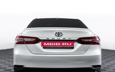 Toyota Camry, 2019 год, 2 799 000 рублей, 6 фотография