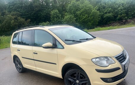 Volkswagen Touran III, 2010 год, 850 000 рублей, 9 фотография