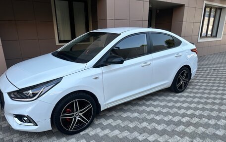 Hyundai Solaris II рестайлинг, 2017 год, 1 400 000 рублей, 4 фотография