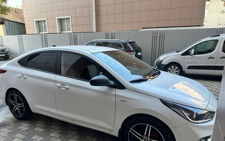Hyundai Solaris II рестайлинг, 2017 год, 1 400 000 рублей, 3 фотография