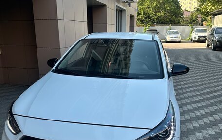 Hyundai Solaris II рестайлинг, 2017 год, 1 400 000 рублей, 6 фотография