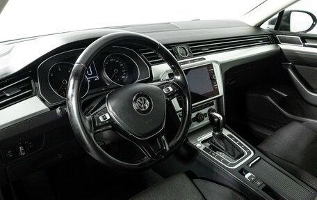 Volkswagen Passat B8 рестайлинг, 2019 год, 1 799 700 рублей, 11 фотография