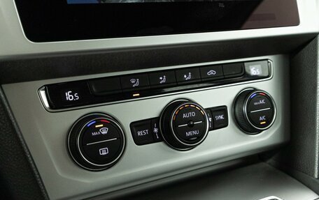 Volkswagen Passat B8 рестайлинг, 2019 год, 1 799 700 рублей, 15 фотография