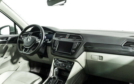 Volkswagen Tiguan II, 2017 год, 2 499 700 рублей, 9 фотография