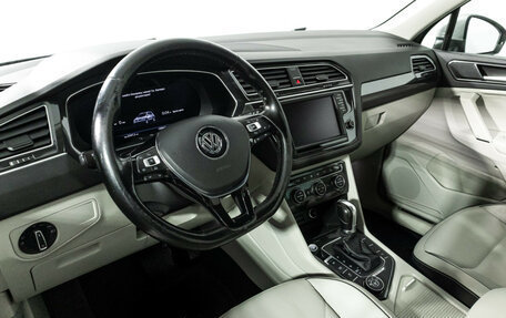 Volkswagen Tiguan II, 2017 год, 2 499 700 рублей, 11 фотография