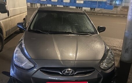 Hyundai Solaris II рестайлинг, 2011 год, 700 000 рублей, 6 фотография