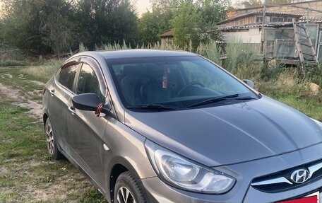 Hyundai Solaris II рестайлинг, 2011 год, 700 000 рублей, 4 фотография