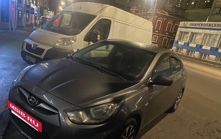 Hyundai Solaris II рестайлинг, 2011 год, 700 000 рублей, 9 фотография