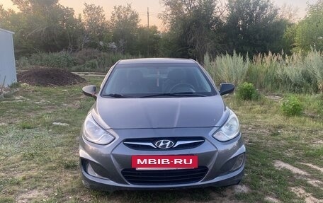 Hyundai Solaris II рестайлинг, 2011 год, 700 000 рублей, 5 фотография