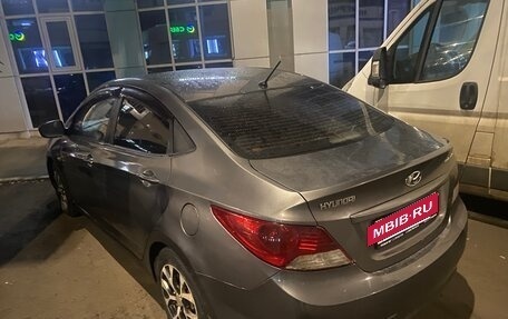 Hyundai Solaris II рестайлинг, 2011 год, 700 000 рублей, 11 фотография